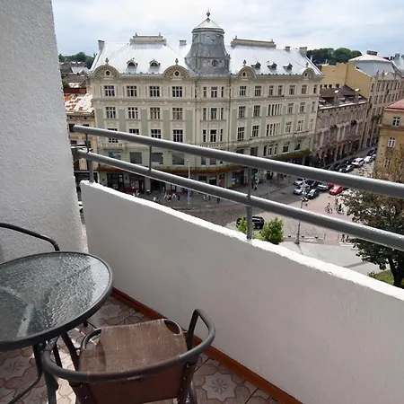 Buk On Svobody 6-8 * リヴィウ