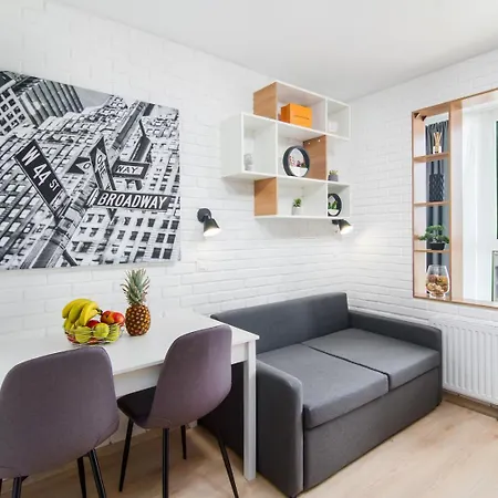 Buk On Svobody 6-8 *