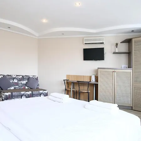 Buk On Svobody 6-8 アパート リヴィウ