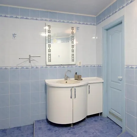 アパート Buk On Svobody 6-8 リヴィウ