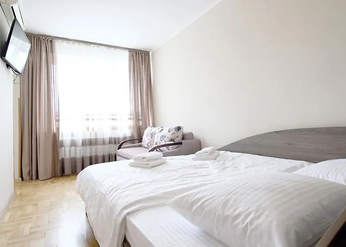 Buk On Svobody 6-8 *